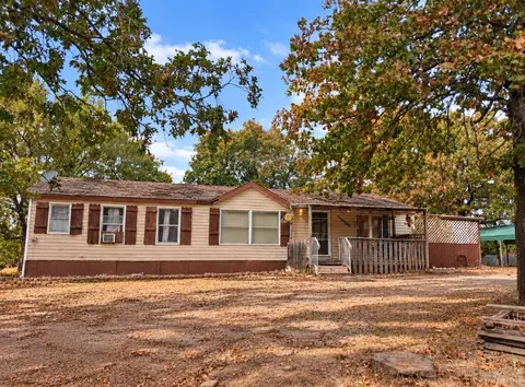 215 Dozer Bnd, Eufaula, OK 74432