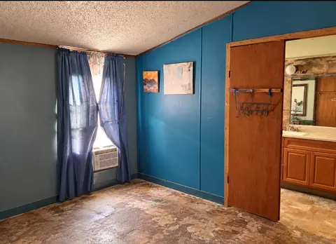 Bedroom - 215 Dozer Bnd, Eufaula, OK 74432 photo 1 of 1