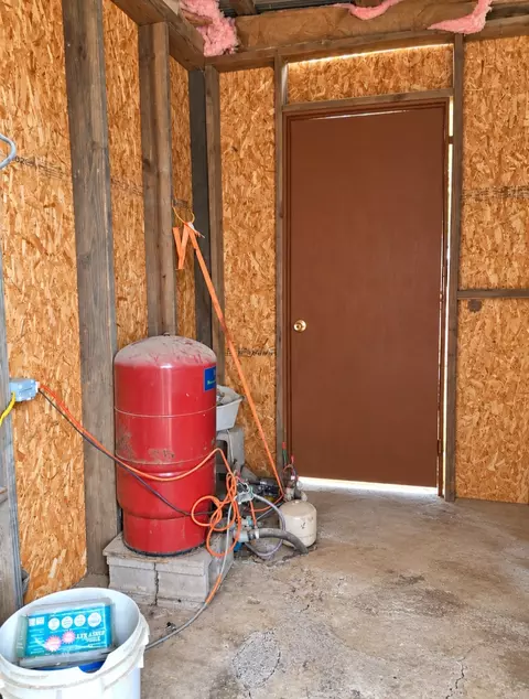 Entry Way - 215 Dozer Bnd, Eufaula, OK 74432 photo 2 of 2