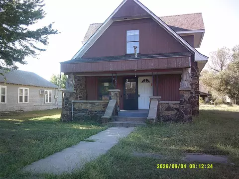 421 W Birch St, Barnsdall, OK 74002