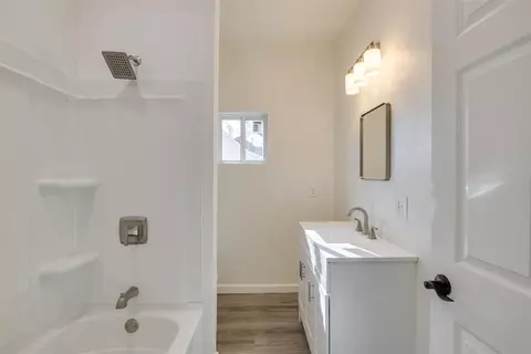 Bath - 502 N Broadway St, Checotah, OK 74426 photo 6 of 9