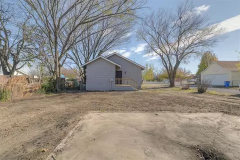 Exterior - 502 N Broadway St, Checotah, OK 74426 photo 7 of 7