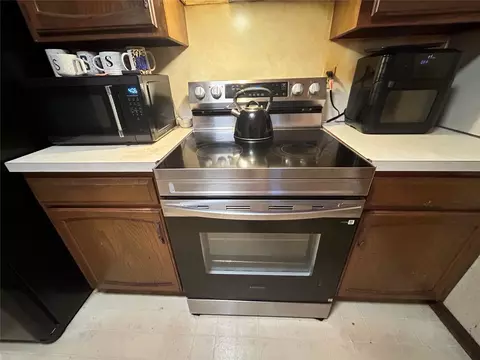Kitchen - 8315 E 65th St, Tulsa, OK 74133 photo 5 of 6