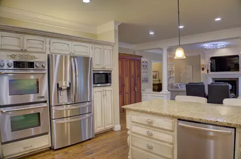 Kitchen - 5011 E 110th St, Tulsa, OK 74137 photo 7 of 9