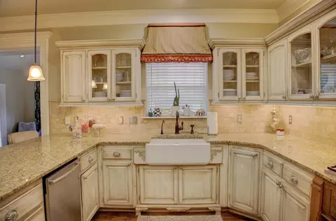 Kitchen - 5011 E 110th St, Tulsa, OK 74137 photo 9 of 9