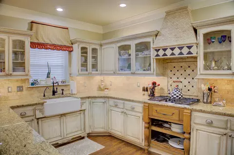 Kitchen - 5011 E 110th St, Tulsa, OK 74137 photo 5 of 9