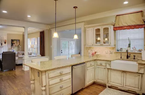 Kitchen - 5011 E 110th St, Tulsa, OK 74137 photo 8 of 9