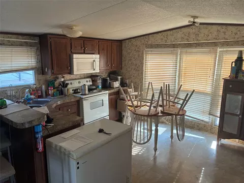 239 Berry Ln, Eufaula, OK 74432 photo 4
