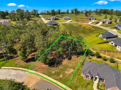 626 Woodlands Dr, Tahlequah, OK 74464