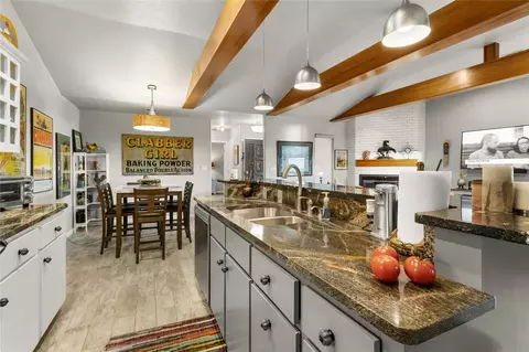 Kitchen - 114629 S 4127 Circle 133, Eufaula, OK 74432 photo 4 of 7