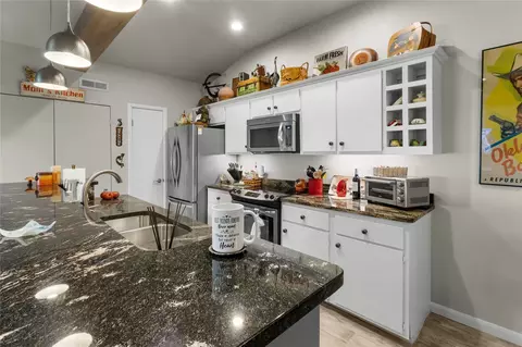 Kitchen - 114629 S 4127 Circle 133, Eufaula, OK 74432 photo 1 of 7