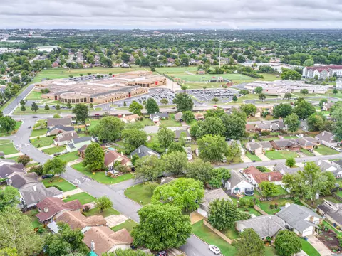 View/Area - 11010 E 67th St, Tulsa, OK 74133 photo 6 of 9