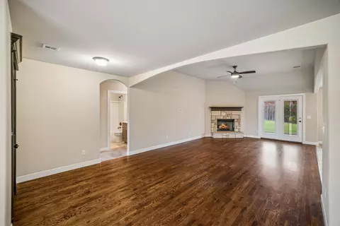 Living - 18335 E 50th Pl S, Tulsa, OK 74134 photo 3 of 6