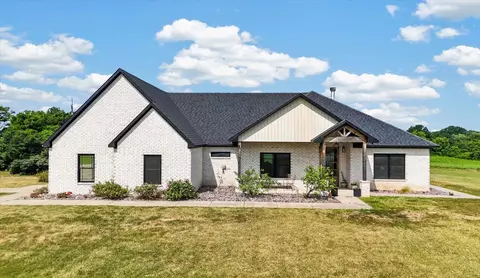 18695 Sand Plant Rd, Spiro, OK 74959