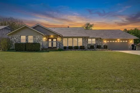 122 Lakeview Dr, Mannford, OK 74044