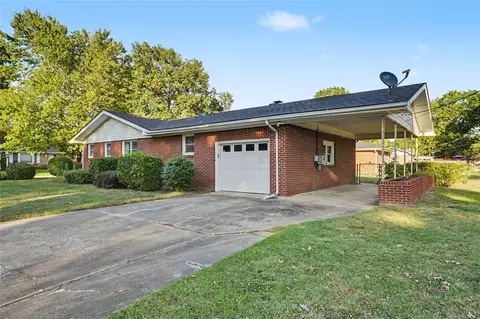 Exterior - 700 SE 10th St, Pryor, OK 74361 photo 3 of 3