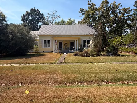 411 N High St, Antlers, OK 74523