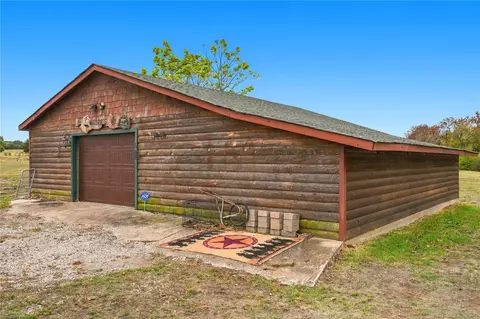 Exterior - 447098 E 1000 Rd, Gore, OK 74435 photo 5 of 14
