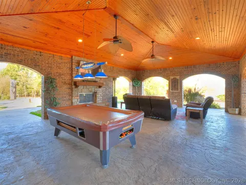 Exterior - 414498 E 1170 Rd, Eufaula, OK 74432 photo 12 of 22