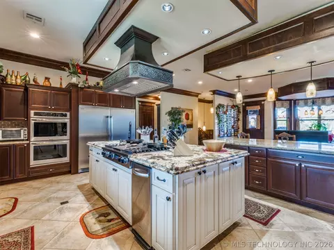 Kitchen - 414498 E 1170 Rd, Eufaula, OK 74432 photo 7 of 11
