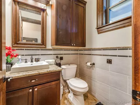 Bath - 414498 E 1170 Rd, Eufaula, OK 74432 photo 4 of 11