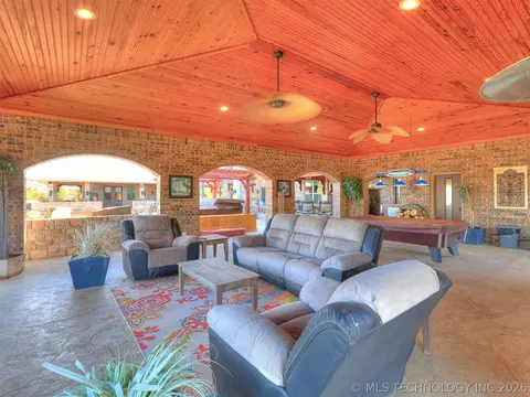Exterior - 414498 E 1170 Rd, Eufaula, OK 74432 photo 13 of 22