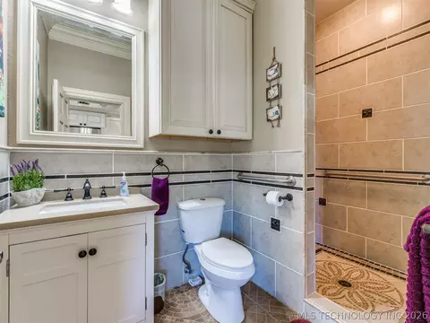 Bath - 414498 E 1170 Rd, Eufaula, OK 74432 photo 6 of 11