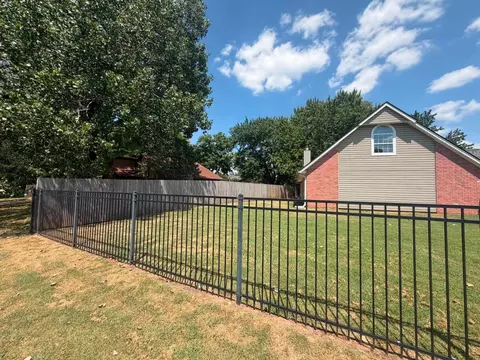 Exterior - 1527 E 76th St, Tulsa, OK 74136 photo 6 of 7