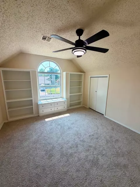 Bedroom - 1527 E 76th St, Tulsa, OK 74136 photo 4 of 6
