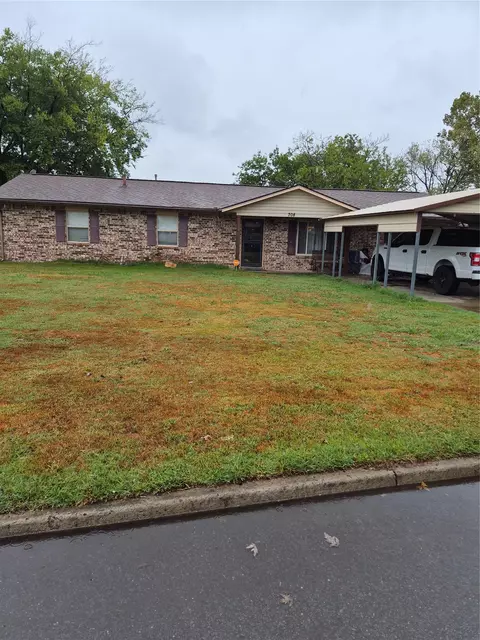 Exterior - 708 SE 3rd St SE, Checotah, OK 74426 photo 4 of 4