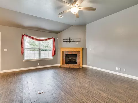 Living - 21677 E 39th Pl, Broken Arrow, OK 74014 photo 2 of 7