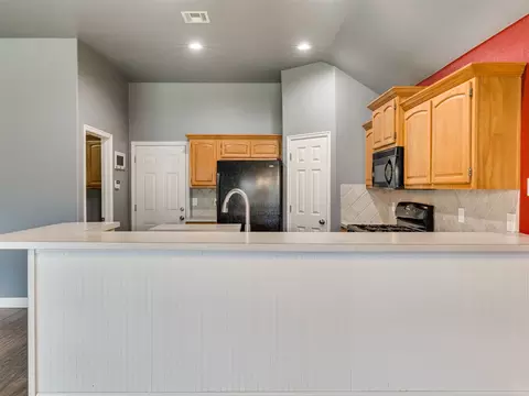 Kitchen - 21677 E 39th Pl, Broken Arrow, OK 74014 photo 1 of 8