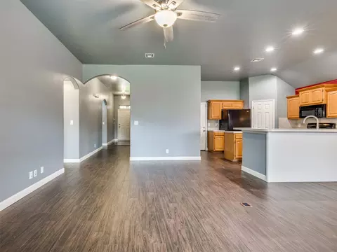 Living - 21677 E 39th Pl, Broken Arrow, OK 74014 photo 3 of 7