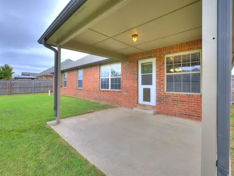 Exterior - 21677 E 39th Pl, Broken Arrow, OK 74014 photo 6 of 6