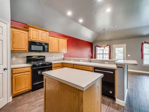 Kitchen - 21677 E 39th Pl, Broken Arrow, OK 74014 photo 5 of 8