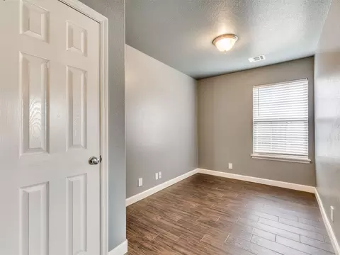 Bedroom - 21677 E 39th Pl, Broken Arrow, OK 74014 photo 3 of 11