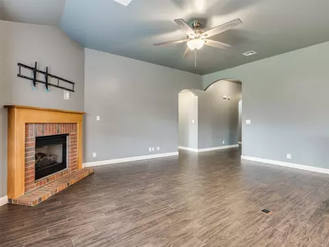 Living - 21677 E 39th Pl, Broken Arrow, OK 74014 photo 1 of 7