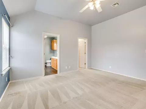 Bedroom - 21677 E 39th Pl, Broken Arrow, OK 74014 photo 9 of 11