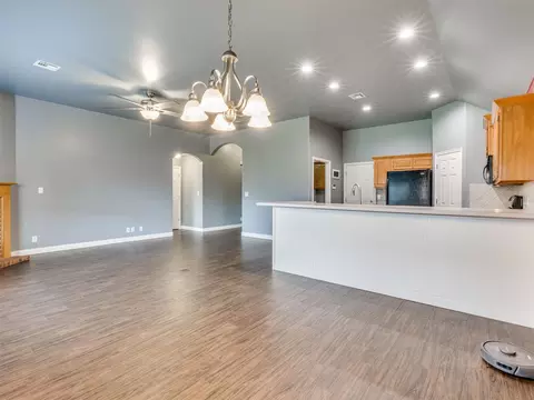 Living - 21677 E 39th Pl, Broken Arrow, OK 74014 photo 6 of 7