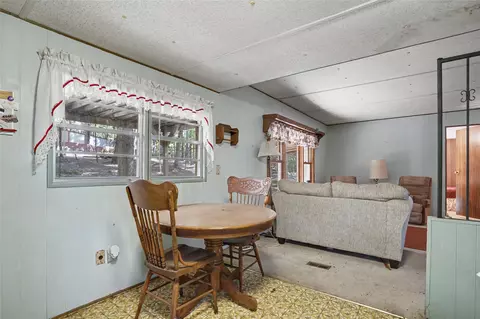 Dining - 46420 S 590 Rd, Jay, OK 74346 photo 4 of 5