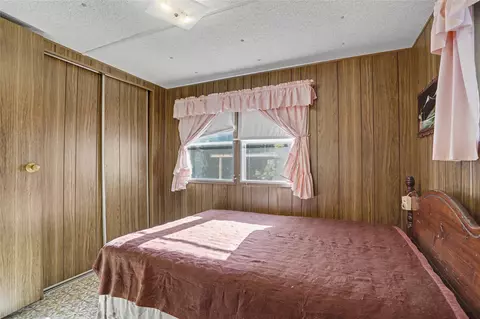Bedroom - 46420 S 590 Rd, Jay, OK 74346 photo 5 of 7