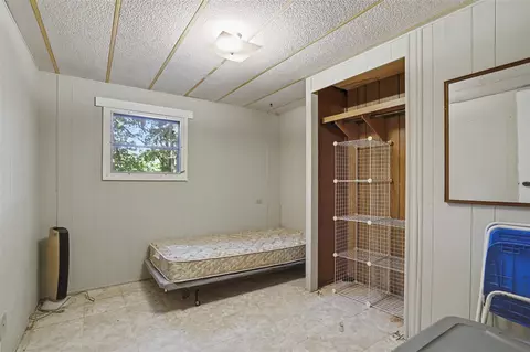 Bedroom - 46420 S 590 Rd, Jay, OK 74346 photo 6 of 7