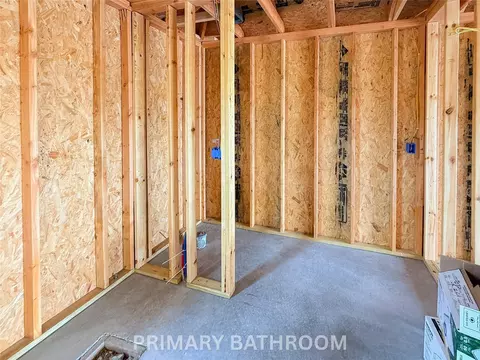 Bath - 18010 S Vaughn Rd, Hulbert, OK 74441 photo 2 of 4
