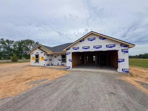 Exterior - 18010 S Vaughn Rd, Hulbert, OK 74441 photo 3 of 7