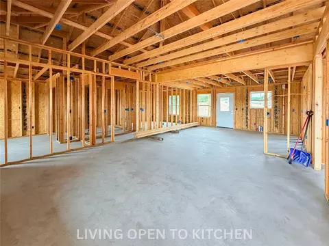 Kitchen - 18010 S Vaughn Rd, Hulbert, OK 74441 photo 2 of 3