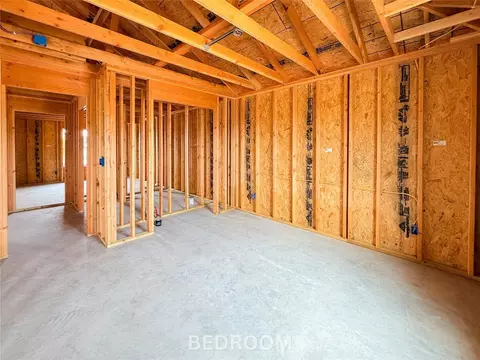 Bedroom - 18010 S Vaughn Rd, Hulbert, OK 74441 photo 3 of 8