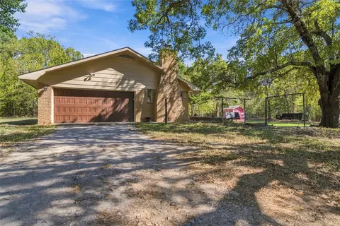 Exterior - 372099 E 1000 Rd, Castle, OK 74833 photo 11 of 12