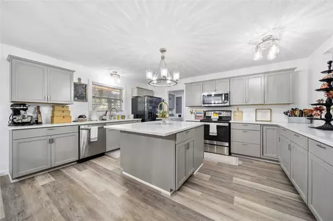 Kitchen - 372099 E 1000 Rd, Castle, OK 74833 photo 1 of 5