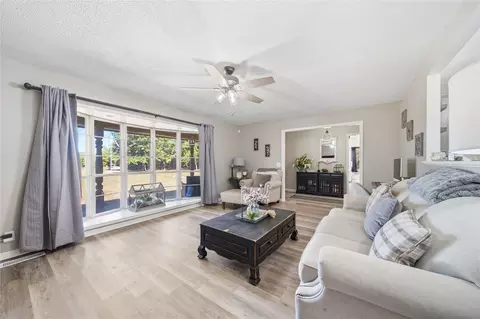 Living - 372099 E 1000 Rd, Castle, OK 74833 photo 1 of 2
