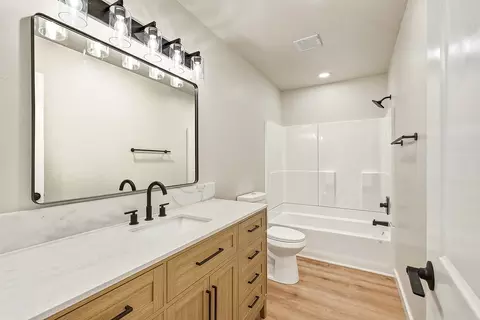 Bath - 514 Webb, Ada, OK 74820 photo 5 of 6